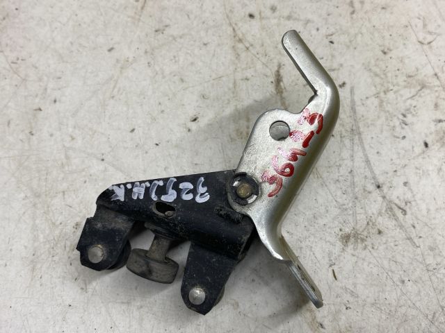 bontott RENAULT KANGOO Tolóajtó Sín Görgő