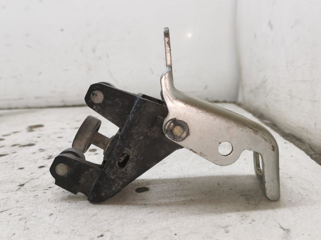 bontott RENAULT KANGOO Tolóajtó Sín Görgő