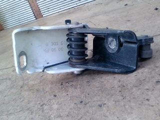 bontott RENAULT KANGOO Tolóajtó Sín Görgő