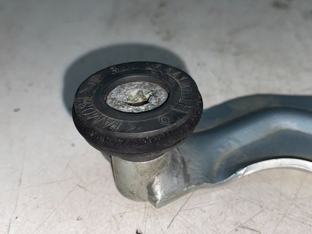 bontott RENAULT KANGOO Tolóajtó Sín Görgő