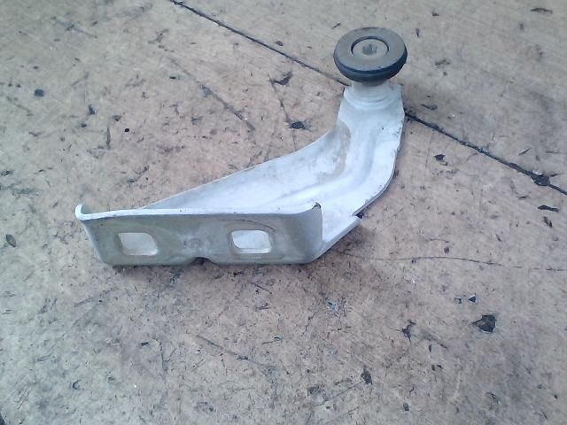 bontott RENAULT KANGOO Tolóajtó Sín Görgő