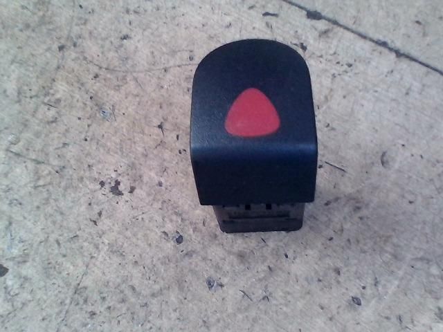 bontott RENAULT KANGOO Vészvillogó Kapcsoló