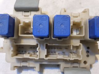 bontott RENAULT KOLEOS Biztosítéktábla Motortér