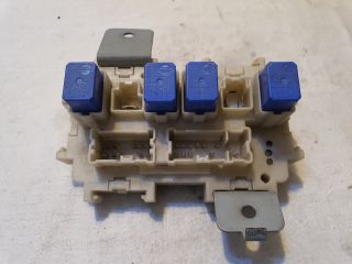 bontott RENAULT KOLEOS Biztosítéktábla Motortér