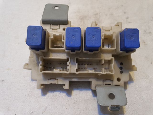 bontott RENAULT KOLEOS Biztosítéktábla Motortér