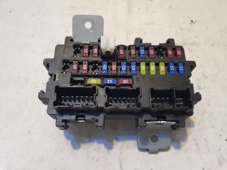 bontott RENAULT KOLEOS Biztosítéktábla Motortér