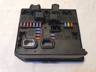 bontott RENAULT KOLEOS Biztosítéktábla Motortér