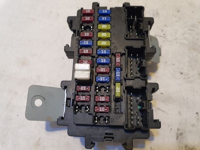 bontott RENAULT KOLEOS Biztosítéktábla Motortér