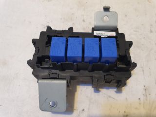 bontott RENAULT KOLEOS Biztosítéktábla Motortér