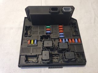 bontott RENAULT KOLEOS Biztosítéktábla Motortér