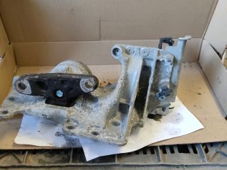 bontott RENAULT KOLEOS Motor Tartó Bak (Fém)