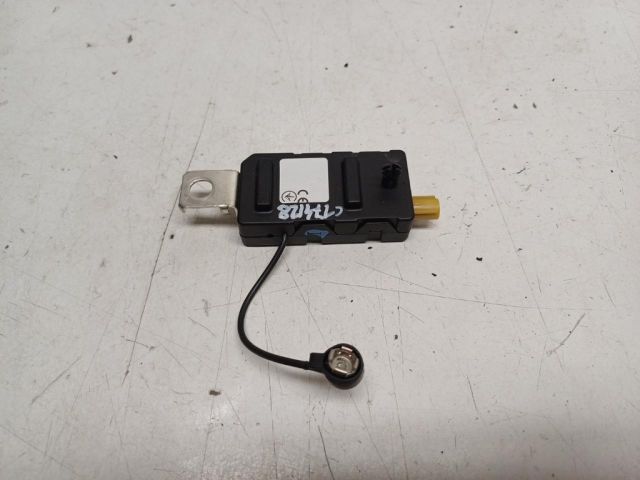 bontott RENAULT KOLEOS Antenna Erősítő