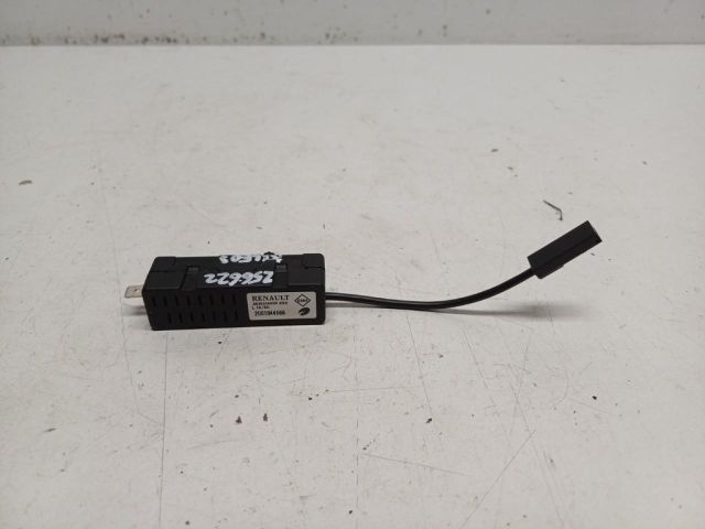 bontott RENAULT KOLEOS Antenna Erősítő