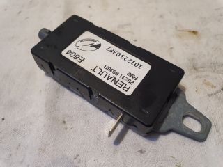 bontott RENAULT KOLEOS Antenna Erősítő