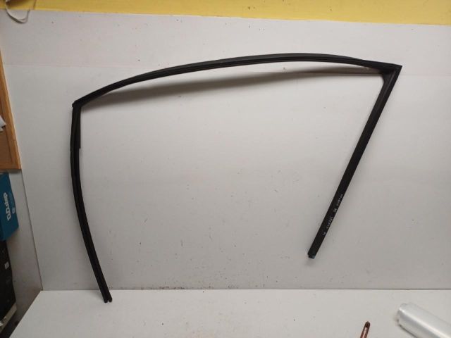 bontott RENAULT KOLEOS Bal első Ablakvezető Gumi