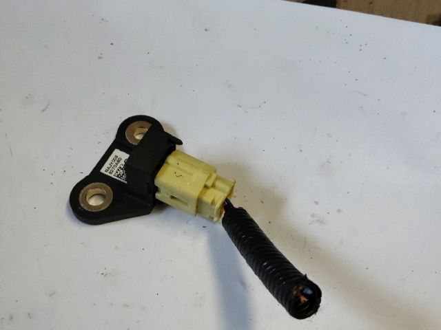 bontott RENAULT KOLEOS Bal első Oldal Ütközés Érzékelő