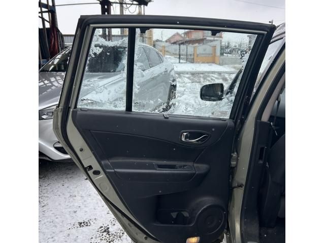 bontott RENAULT KOLEOS Bal hátsó Ajtó (Üres lemez)
