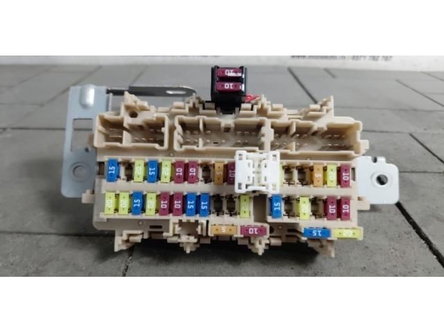 bontott RENAULT KOLEOS Biztosítéktábla Csomagtér