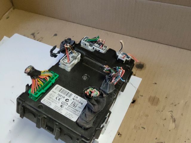 bontott RENAULT KOLEOS Biztosítéktábla Utastér