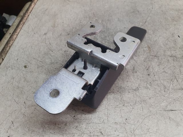 bontott RENAULT KOLEOS Csomagtérajtó Ajtóbehúzó