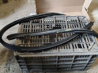 bontott RENAULT KOLEOS Csomagtérajtó Gumikéder