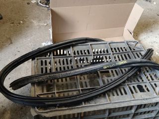 bontott RENAULT KOLEOS Csomagtérajtó Gumikéder