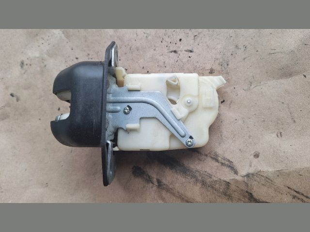 bontott RENAULT KOLEOS Csomagtérajtó Zárszerkezet