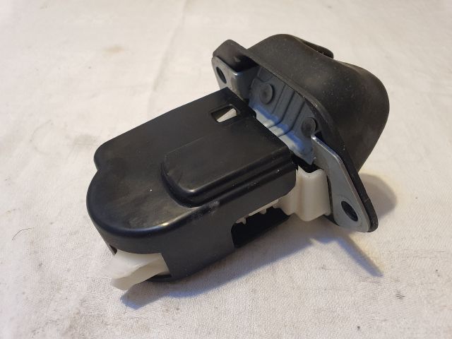 bontott RENAULT KOLEOS Csomagtérajtó Zárszerkezet