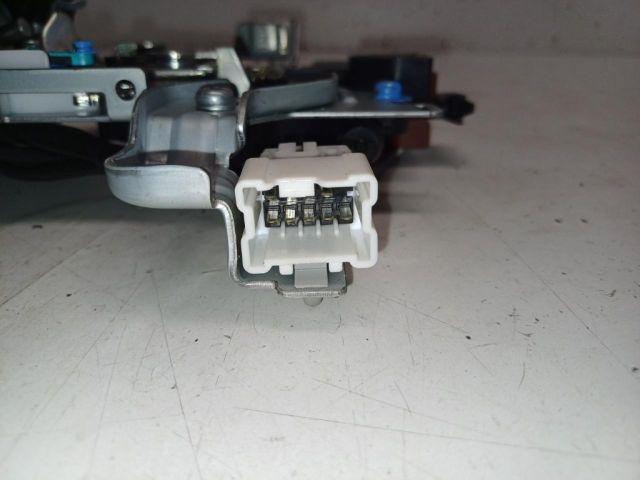 bontott RENAULT KOLEOS Csomagtérajtó Zárszerkezet