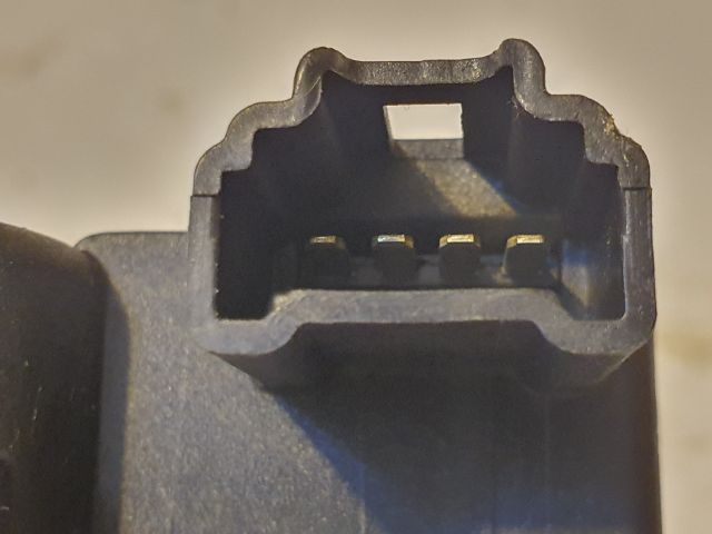 bontott RENAULT KOLEOS Csomagtérajtó Zárszerkezet