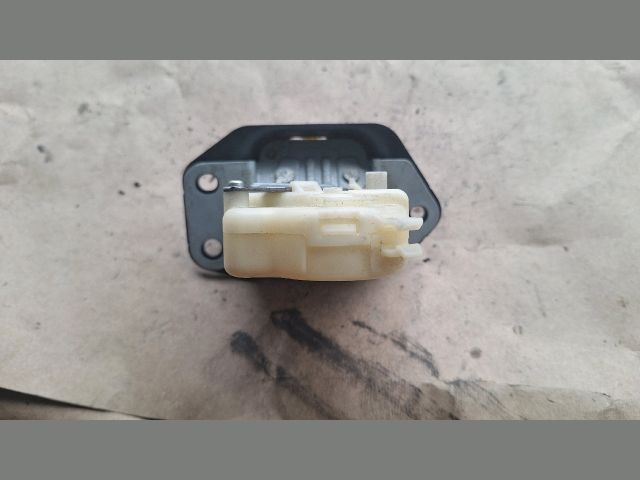 bontott RENAULT KOLEOS Csomagtérajtó Zárszerkezet