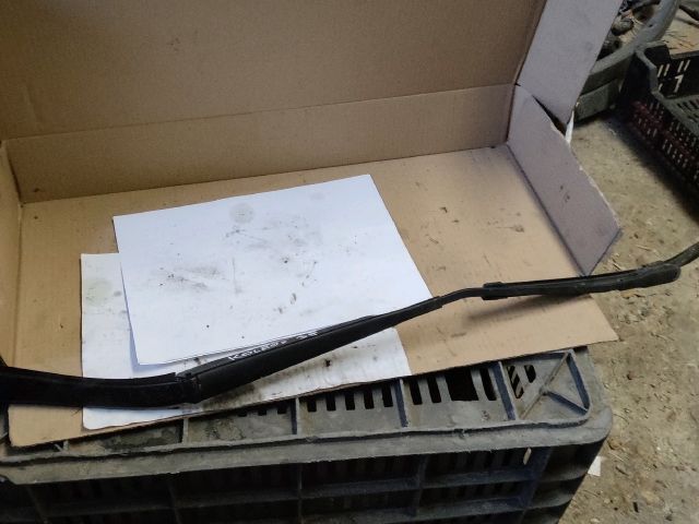 bontott RENAULT KOLEOS Jobb első Ablaktörlő Kar