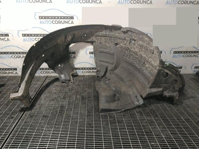 bontott RENAULT KOLEOS Jobb első Dobbetét (Kerékjárati, Műanyag)