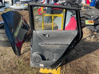 bontott RENAULT KOLEOS Jobb hátsó Ajtó (Részeivel)