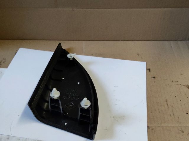 bontott RENAULT KOLEOS Jobb Sárvédő Csavar Burkolat