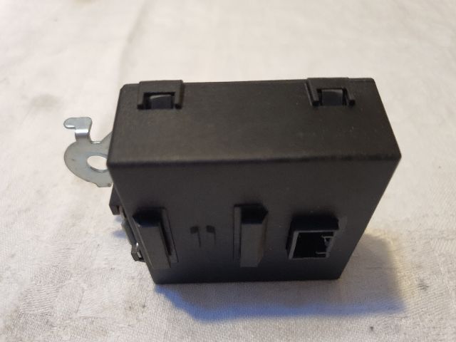 bontott RENAULT KOLEOS Kulcs Nélküli Nyitás Jeladó