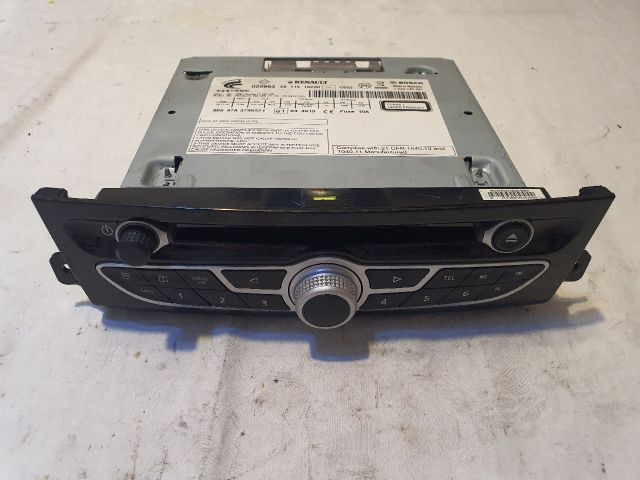 bontott RENAULT KOLEOS Rádió / CD