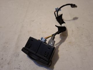 bontott RENAULT KOLEOS USB Aljzat