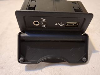 bontott RENAULT KOLEOS USB Aljzat