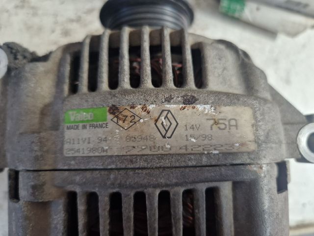 bontott RENAULT LAGUNA I Generátor