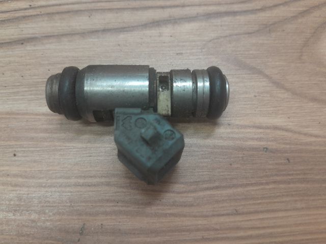 bontott RENAULT LAGUNA I Porlasztó (1 db)