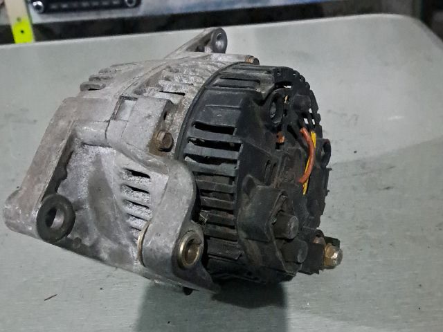 bontott RENAULT LAGUNA I Generátor