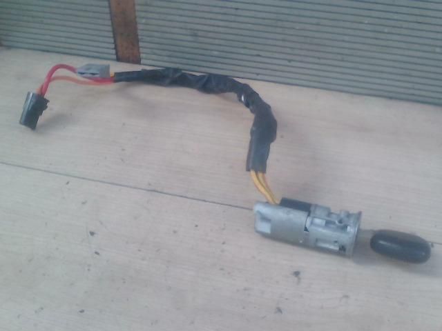 bontott RENAULT LAGUNA I Gyújtáskapcsoló Házzal