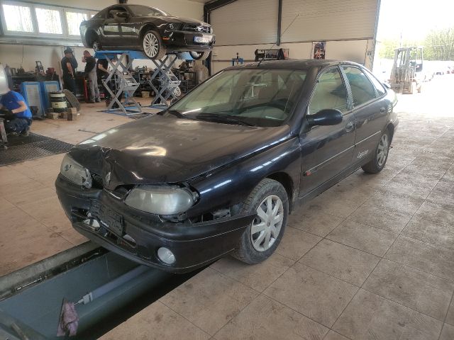 bontott RENAULT LAGUNA I Motor (Fűzött blokk hengerfejjel)