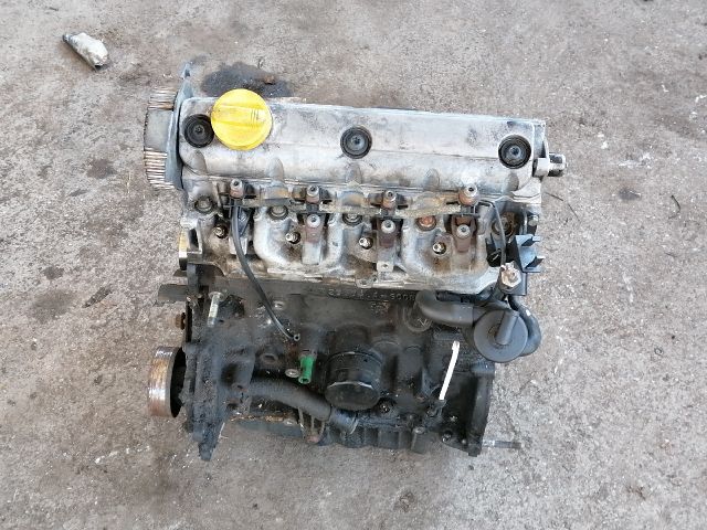 bontott RENAULT LAGUNA I Motor (Fűzött blokk hengerfejjel)