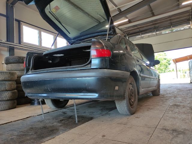 bontott RENAULT LAGUNA I Jobb első Féknyereg Munkahengerrel