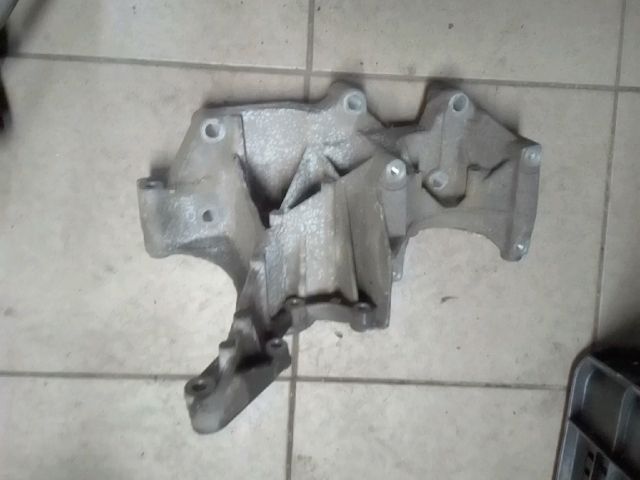 bontott RENAULT LAGUNA I Generátor Tartó Bak