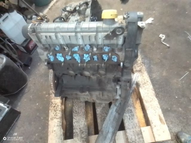 bontott RENAULT LAGUNA I Motor (Fűzött blokk hengerfejjel)