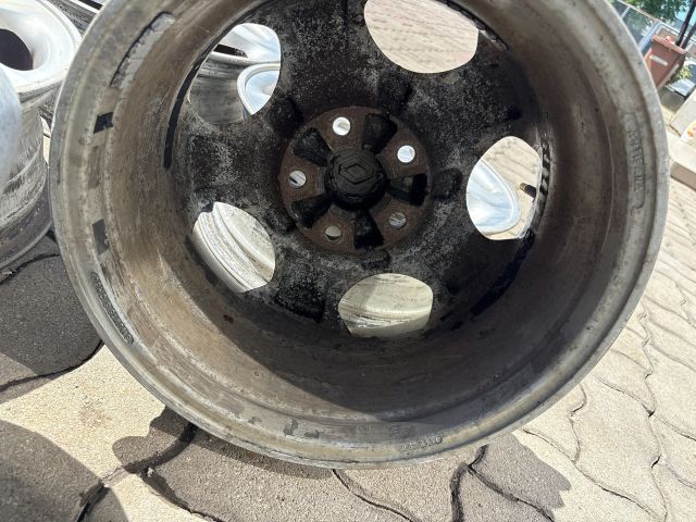 bontott RENAULT LAGUNA I Alufelni Szett