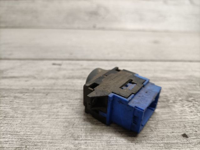 bontott RENAULT LAGUNA I Bal első Ablakemelő Kapcsoló